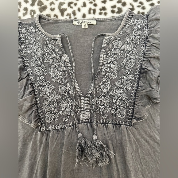 Solitaire Embroidered Boho Peasant Top in Gray Size Medium - Picture 8 of 17
